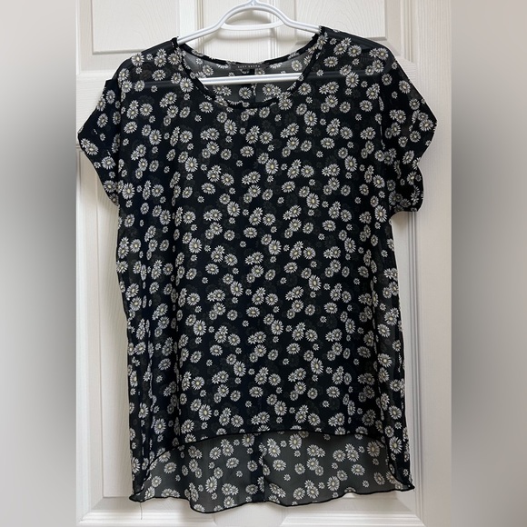 Suzy Shier Top - Picture 16 of 16